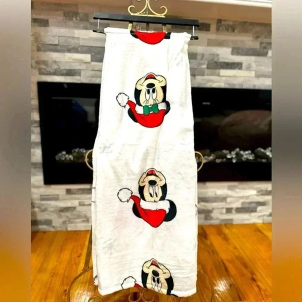Disney Mickey and Minnie Christmas Throw Blanket